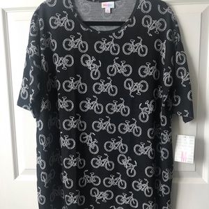 Medium LuLaRoe Irma